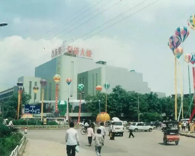 DƬ